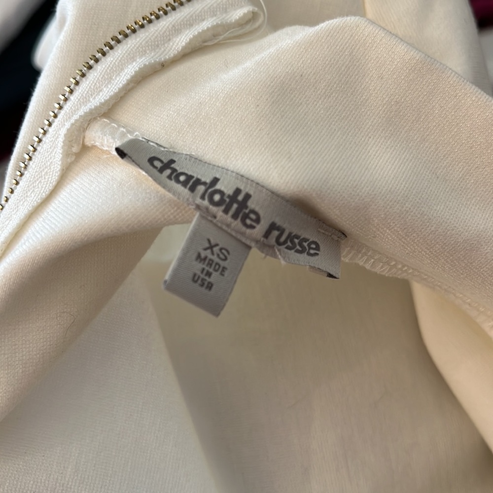 Charlotte Russe XS white long sleeve dress cutout front - Picture 4 of 4